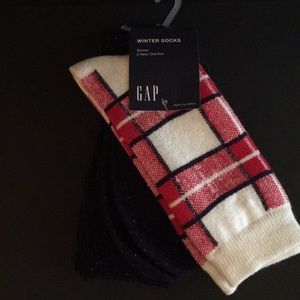 2 pair women’s winter socks